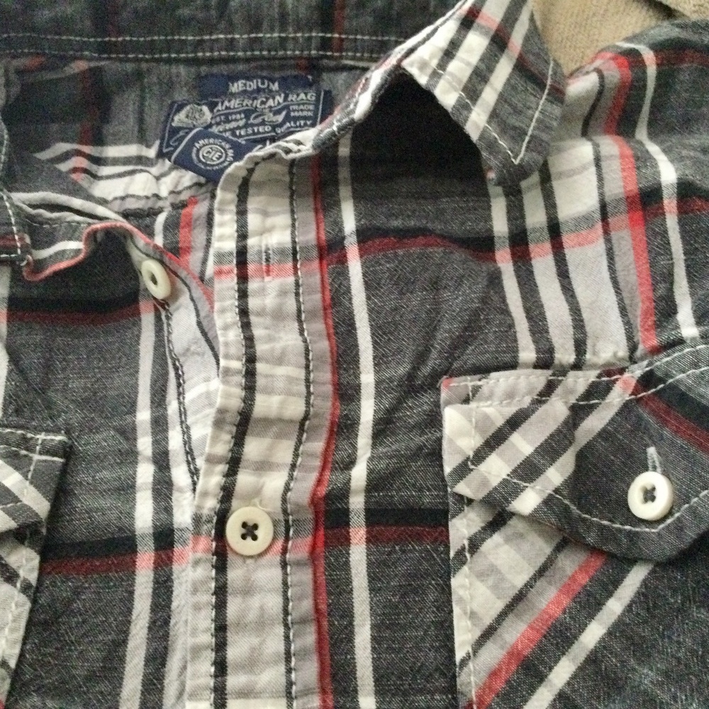 Short sleeved 100% cotton gray plaid shirt